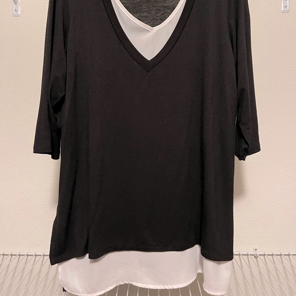 Cha Cha Vente Black and White Blouse